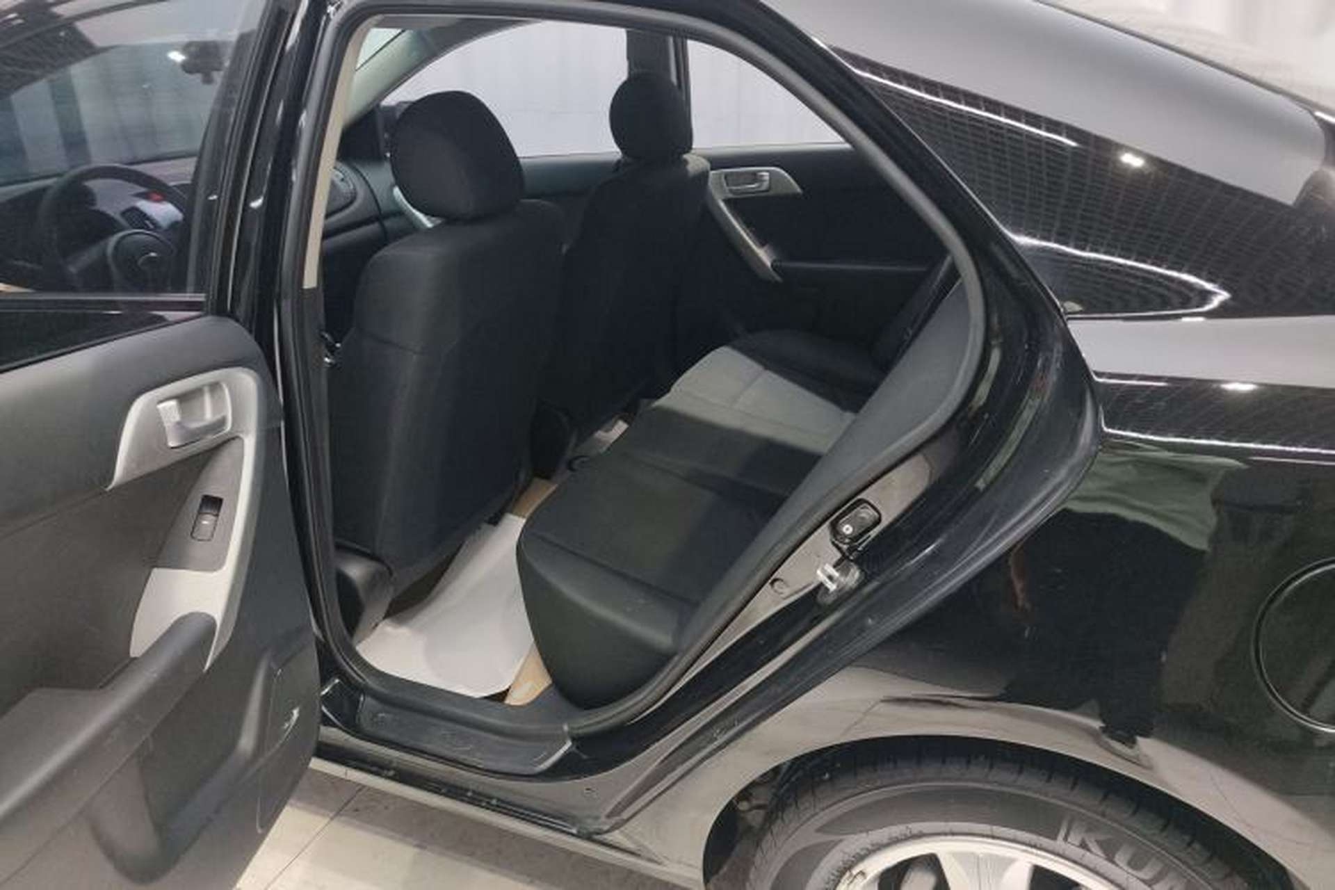 Used Kia Forte 2014 1.6L MT GL Interior 4