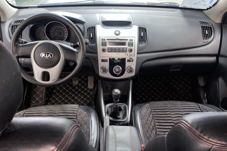 Used Kia Forte 2014 1.6L MT GL Interior 4