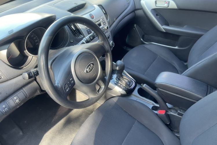 Used Kia Forte 2014 1.6L AT GL Interior 4