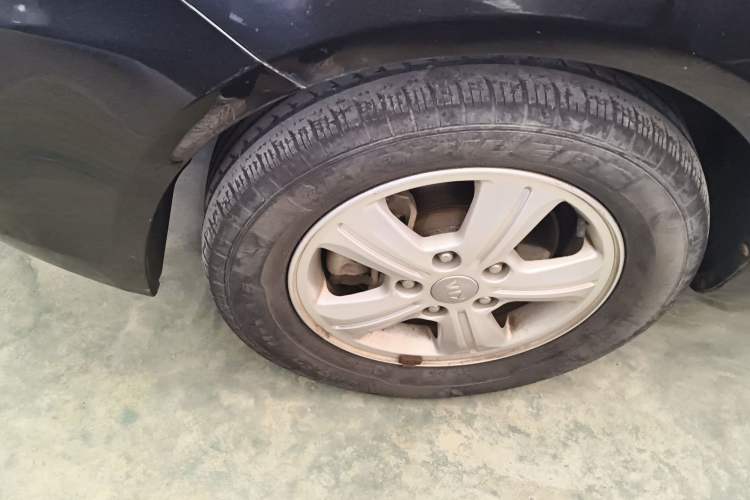 Used Kia Forte 2014 1.6L AT GL Left Front Wheel Hub