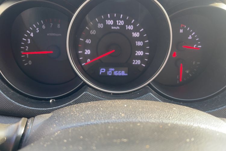 Used Kia Forte 2014 1.6L AT GL Odometer Close Up