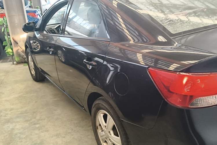 Used Kia Forte 2014 1.6L AT GL Rear Left 45 Deg