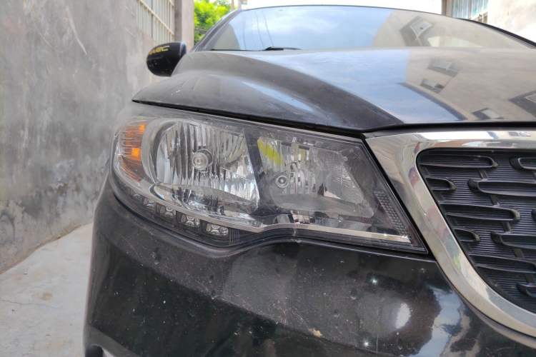 Used Kia Forte 2014 1.6L MT GLS Right Front Headlight