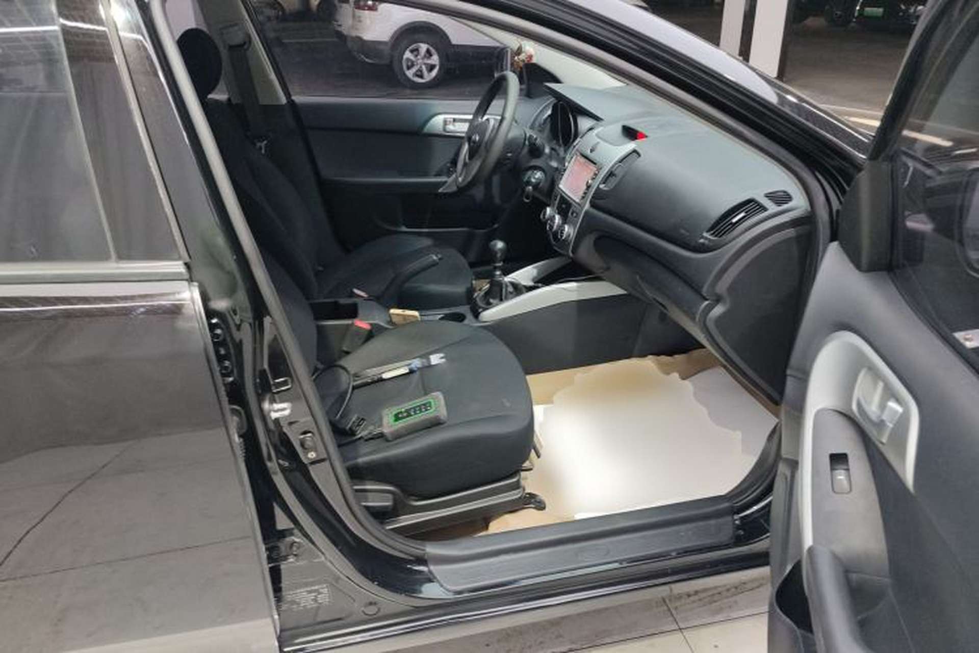 Used Kia Forte 2014 1.6L MT GL Right Front Seat