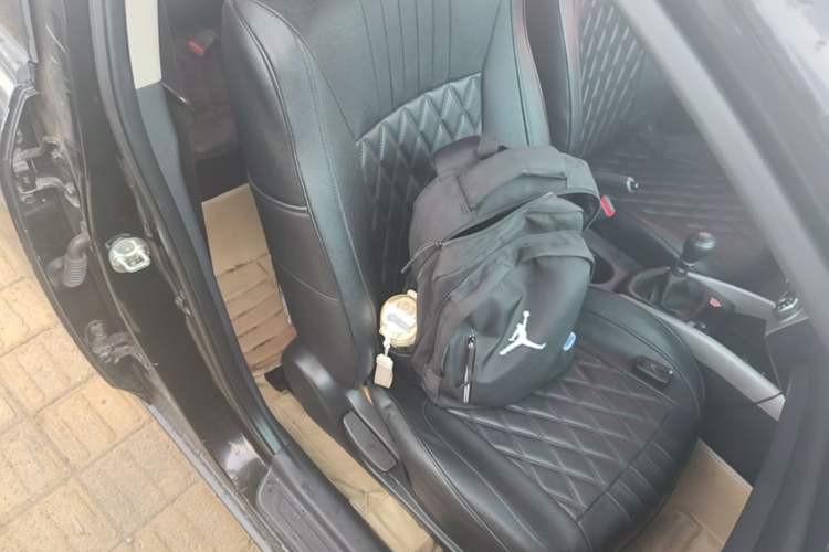 Used Kia Forte 2014 1.6L MT GL Right Front Seat