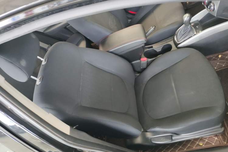 Used Kia Forte 2014 1.6L AT GL Right Front Seat
