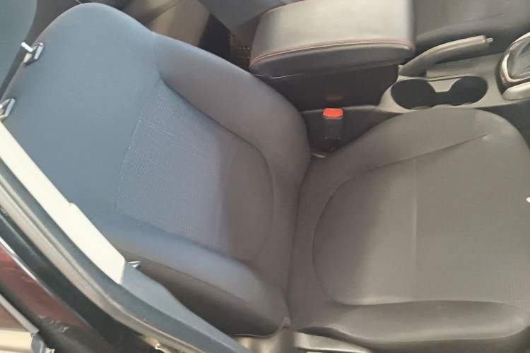 Used Kia Forte 2014 1.6L AT GL Right Front Seat