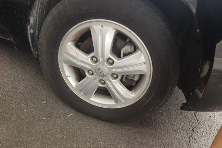 Used Kia Forte 2014 1.6L MT GL Right Front Wheel Hub