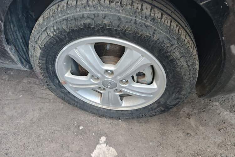 Used Kia Forte 2014 1.6L MT GL Right Front Wheel Hub