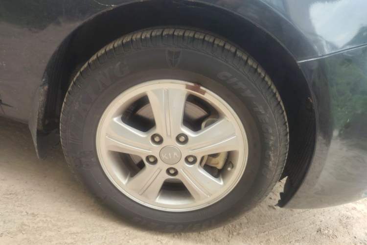 Used Kia Forte 2014 1.6L MT GL Right Front Wheel Hub