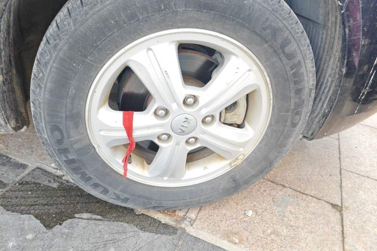 Used Kia Forte 2014 1.6L MT GL Right Front Wheel Hub