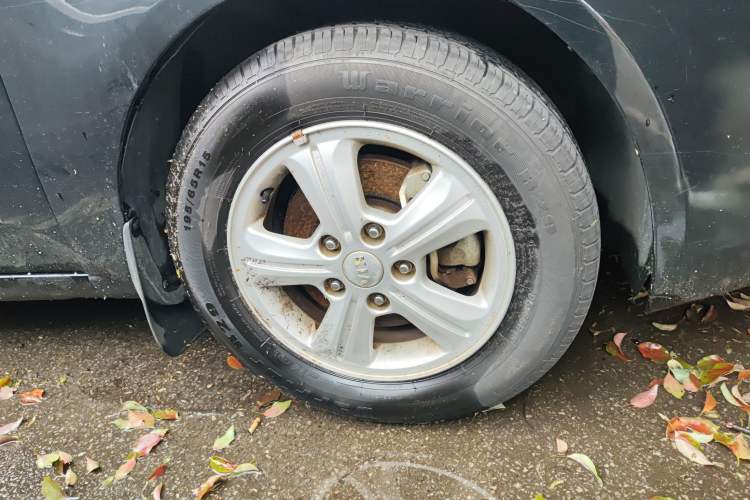 Used Kia Forte 2014 1.6L AT GL Right Front Wheel Hub