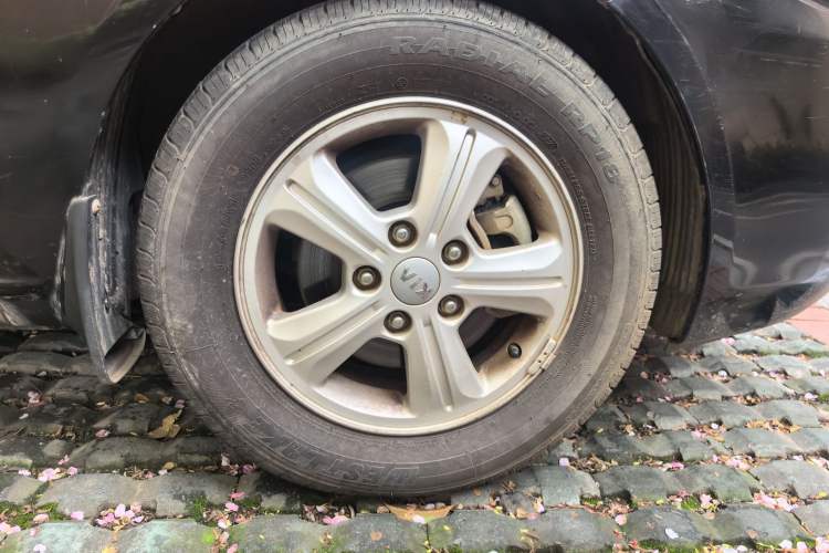 Used Kia Forte 2014 1.6L AT GL Right Front Wheel Hub