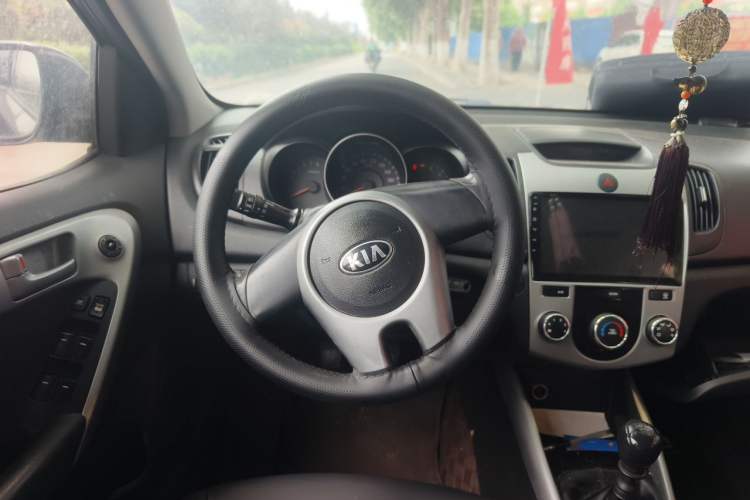 Used Kia Forte 2014 1.6L MT GL Steering Wheel