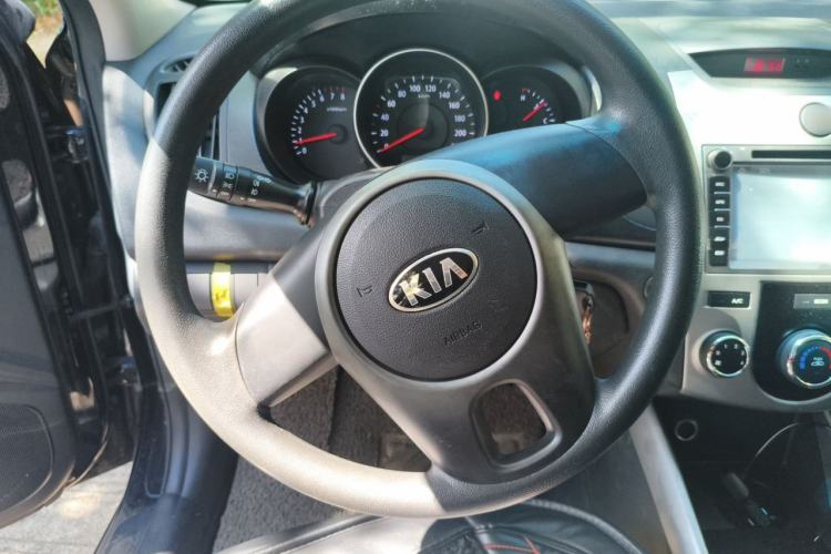 Used Kia Forte 2014 1.6L MT GL Steering Wheel