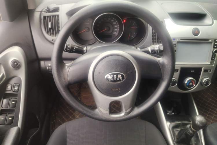 Used Kia Forte 2014 1.6L MT GL Steering Wheel
