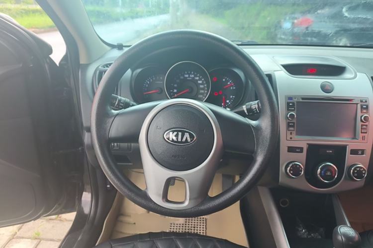 Used Kia Forte 2014 1.6L MT GL Steering Wheel