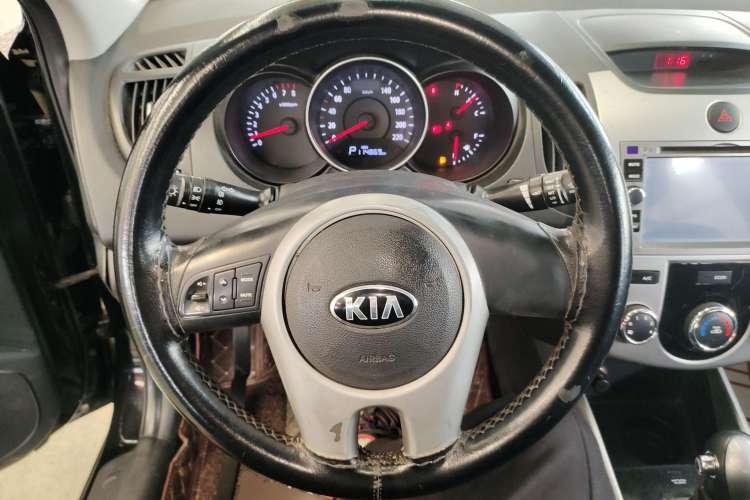 Used Kia Forte 2014 1.6L AT GL Steering Wheel