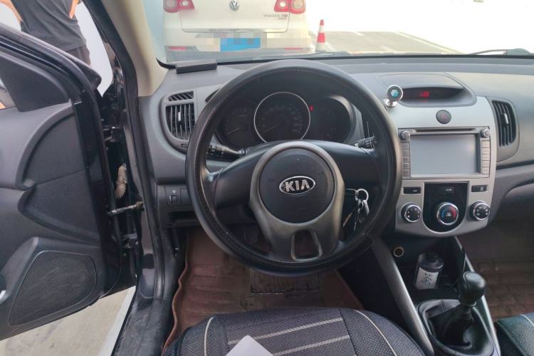 Used Kia Forte 2014 1.6L MT GL Steering Wheel