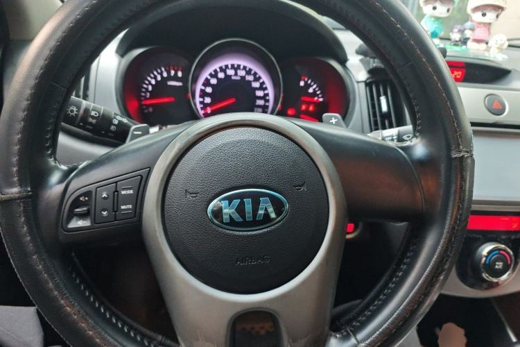 Used Kia Forte 2014 1.6L AT Premium Model Steering Wheel