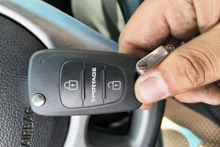 Used Kia Forte 2014 1.6L MT GL Vehicle Key