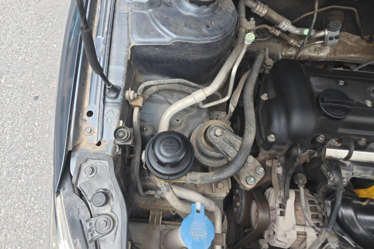 Used Kia Forte 2014 1.6L MT GL Engine Bay Right