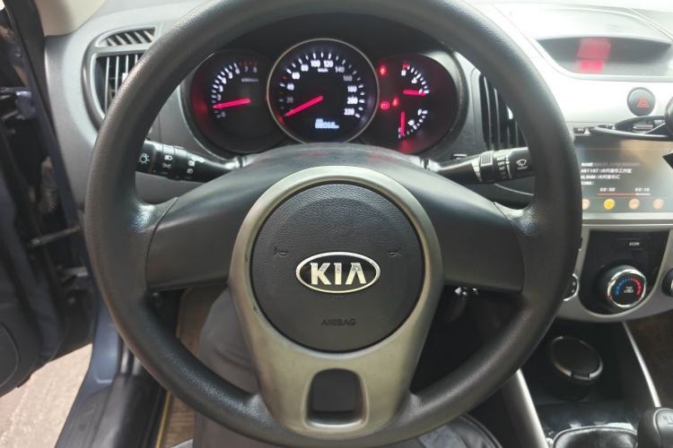 Used Kia Forte 2014 1.6L MT GL Steering Wheel