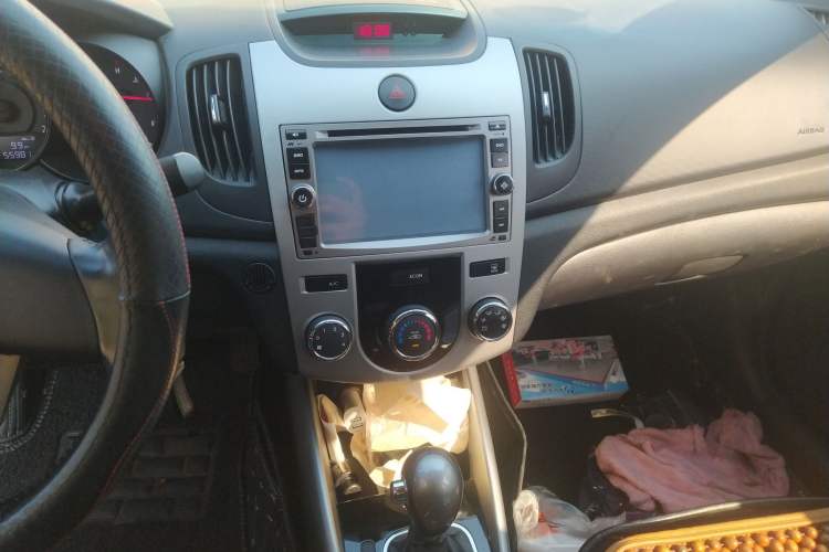 Used Kia Forte 2014 1.6L AT GLS Audio And AC Panel