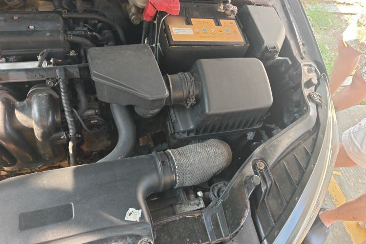 Used Kia Forte 2014 1.6L MT GL Engine Bay Left