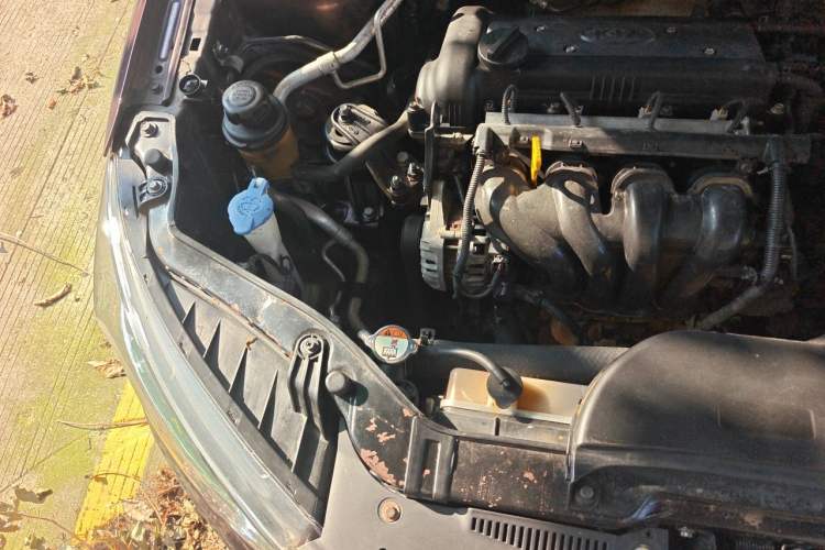 Used Kia Forte 2014 1.6L MT GL Engine Bay Right