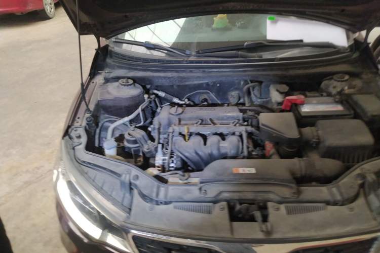 Used Kia Forte 2014 1.6L AT Premium Model Engine Bay Right