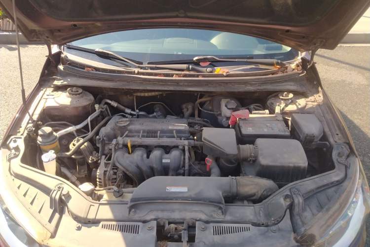 Used Kia Forte 2014 1.6L AT GLS Engine Bay