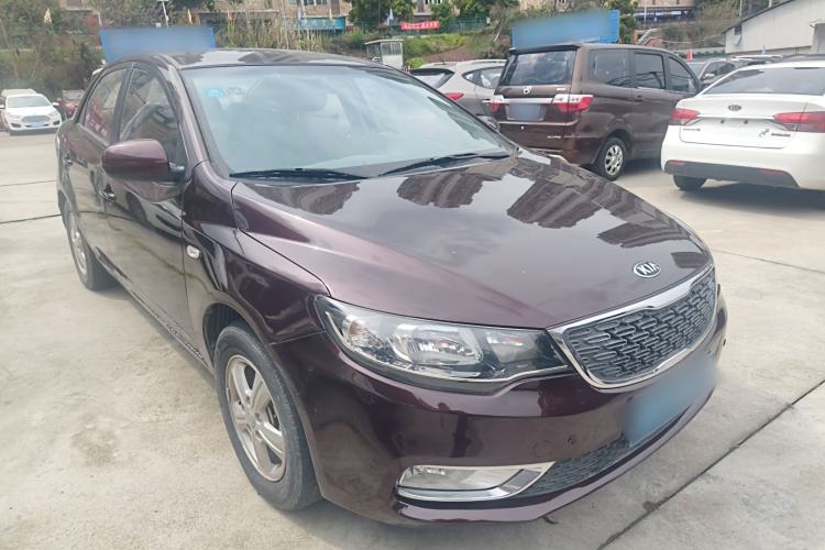 Used Kia Forte 2014 1.6L MT GL Front Right 45 Deg