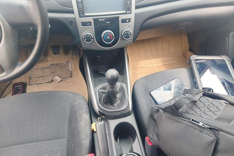 Used Kia Forte 2014 1.6L MT GL Gear Lever