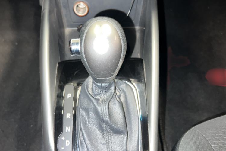 Used Kia Forte 2014 1.6L AT GL Gear Lever