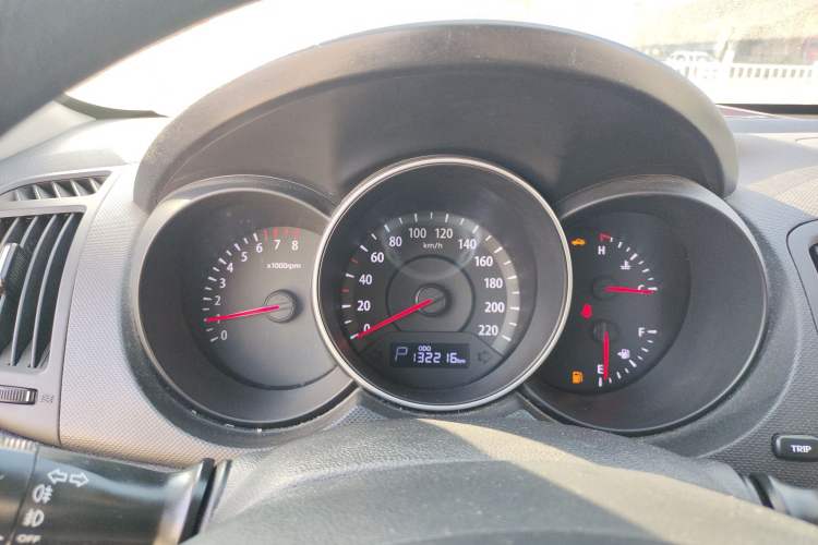 Used Kia Forte 2014 1.6L AT GL Instrument Cluster