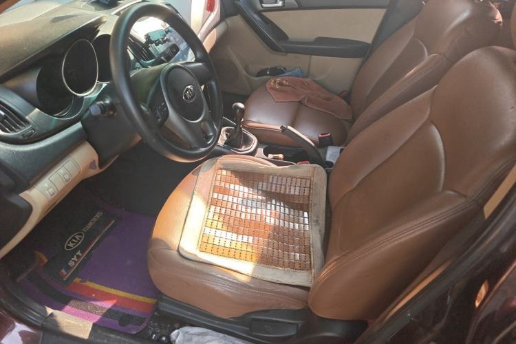 Used Kia Forte 2014 1.6L MT GL Left Front Seat