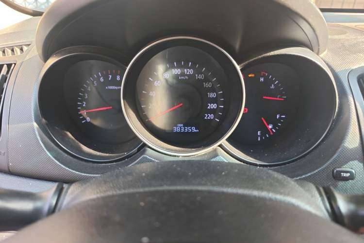 Used Kia Forte 2014 1.6L MT GL Odometer Close Up