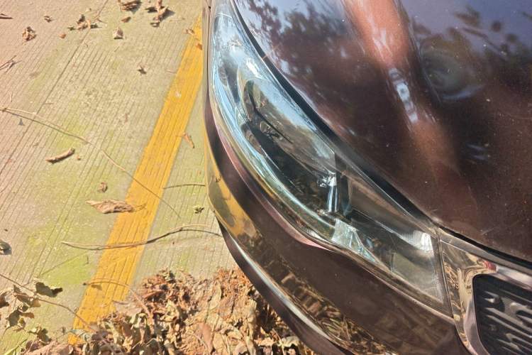 Used Kia Forte 2014 1.6L MT GL Right Front Headlight