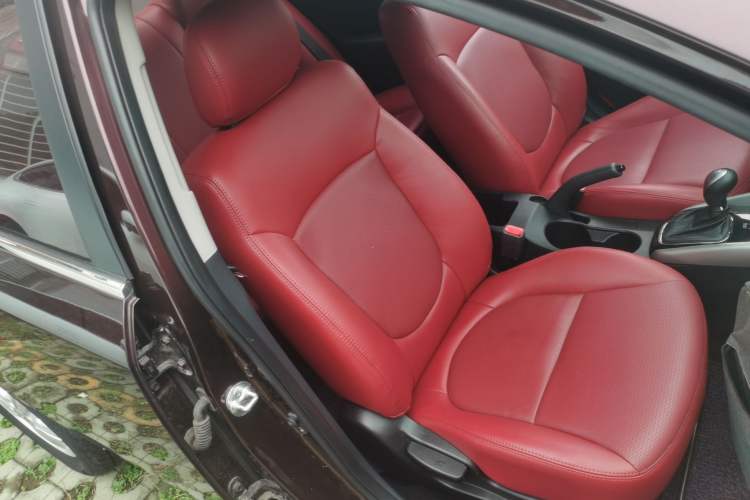 Used Kia Forte 2014 1.6L AT GL Right Front Seat