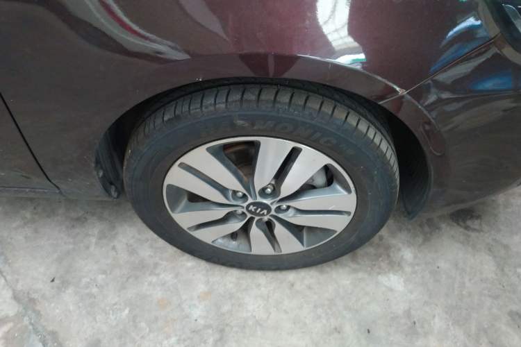 Used Kia Forte 2014 1.6L AT Premium Model Right Front Wheel Hub