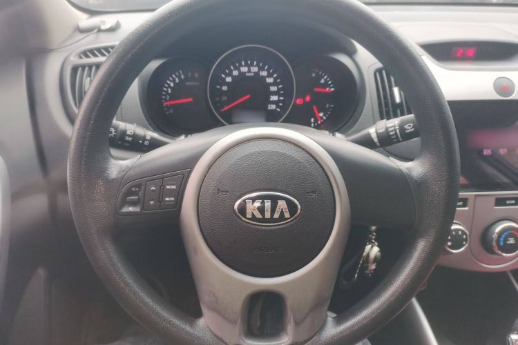 Used Kia Forte 2014 1.6L AT GL Steering Wheel