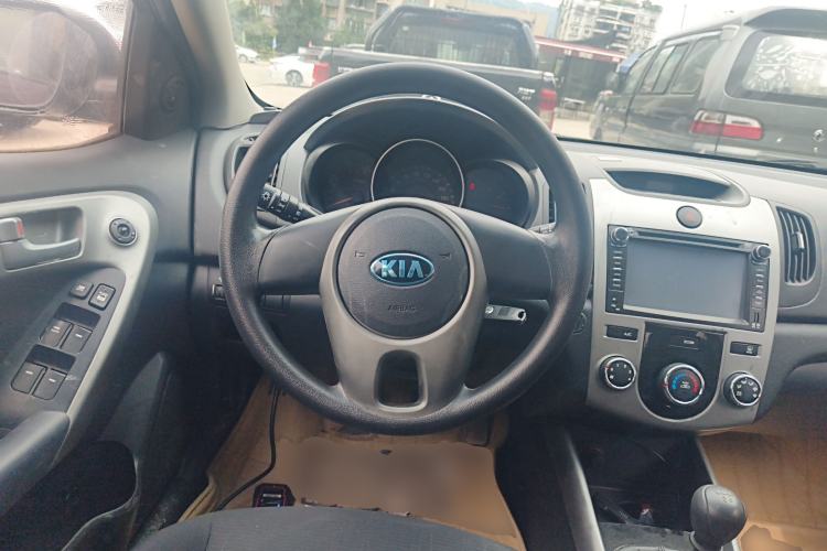 Used Kia Forte 2014 1.6L MT GL Steering Wheel