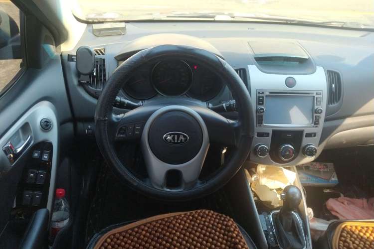 Used Kia Forte 2014 1.6L AT GLS Steering Wheel
