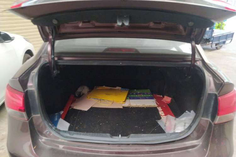 Used Kia Forte 2014 1.6L AT Premium Model Trunk