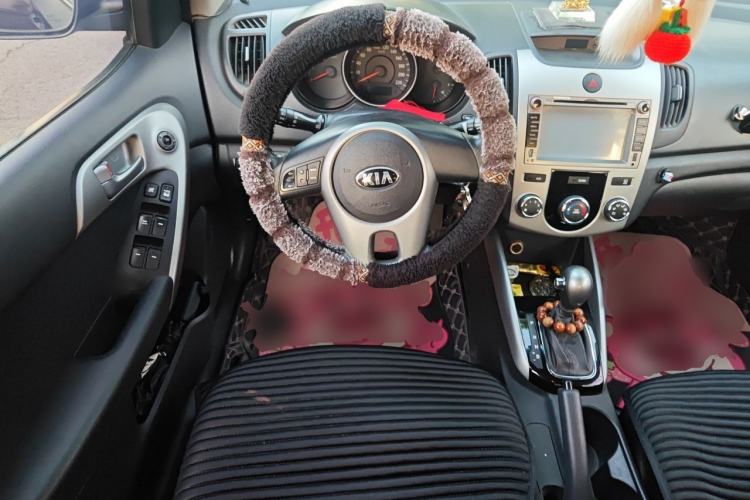 Used Kia Forte 2014 1.6L AT GL Steering Wheel