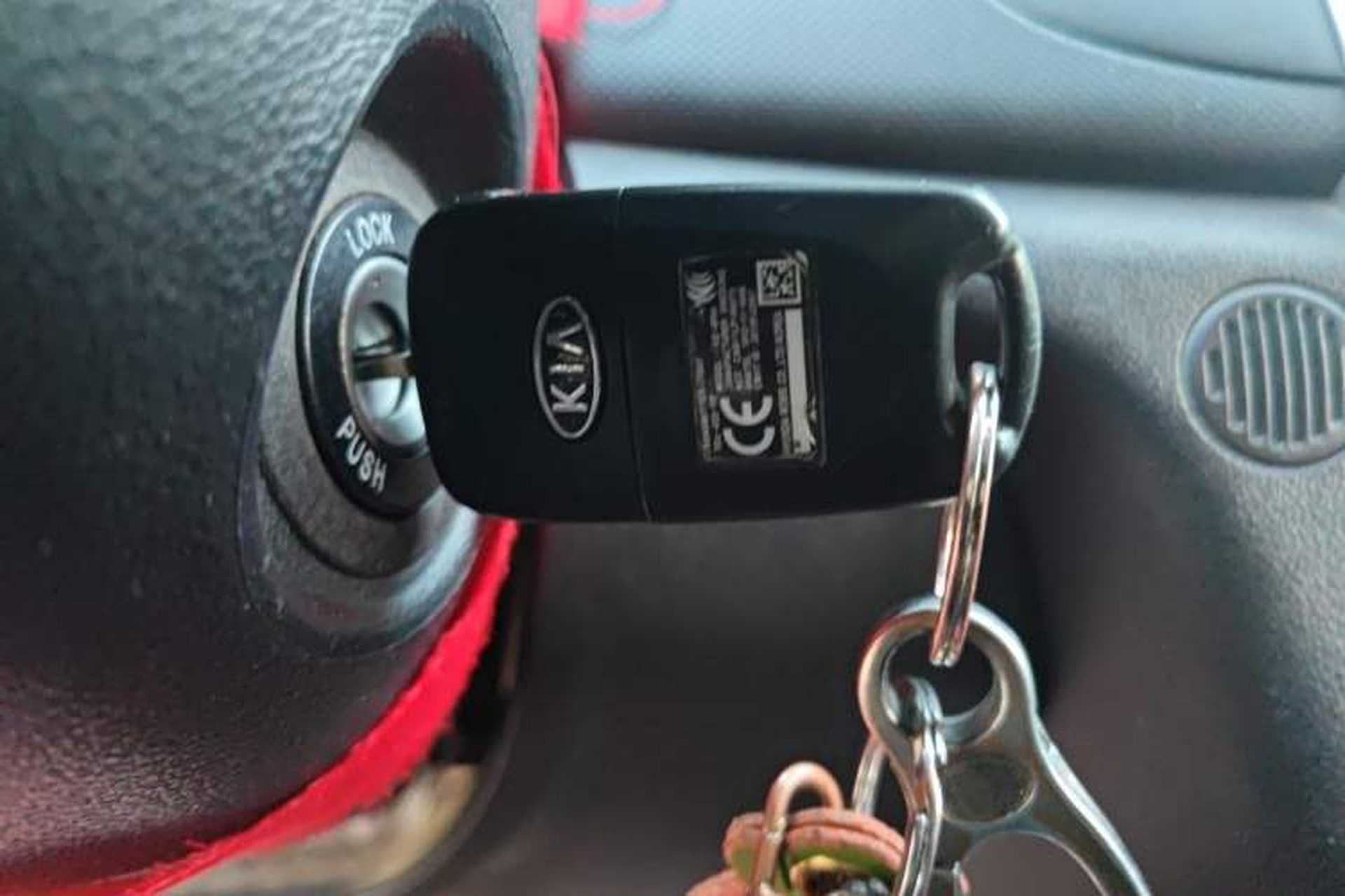 Used Kia Forte 2014 1.6L AT GL Vehicle Key