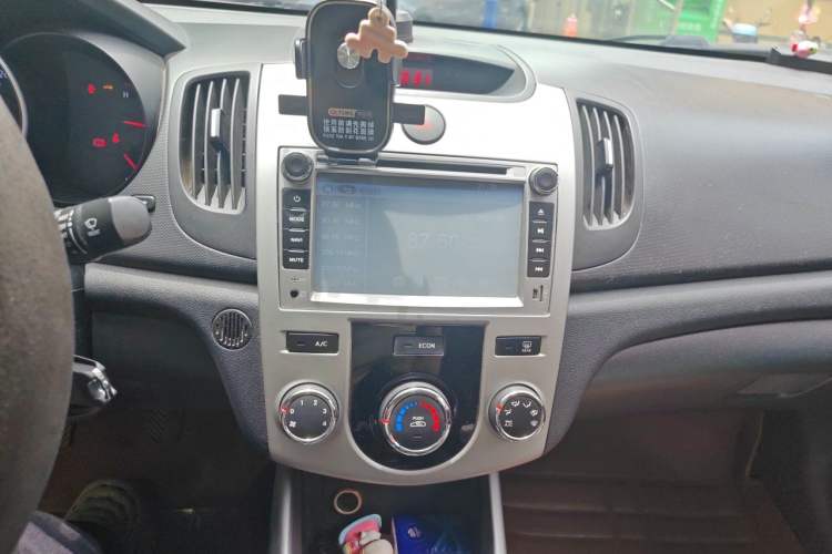 Used Kia Forte 2014 1.6L MT GL Audio And AC Panel