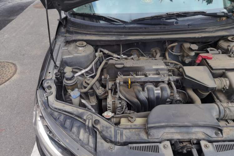 Used Kia Forte 2014 1.6L MT GL Engine Bay Right