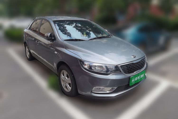 Used Kia Forte 2014 1.6L MT GL Front Right 45 Deg
